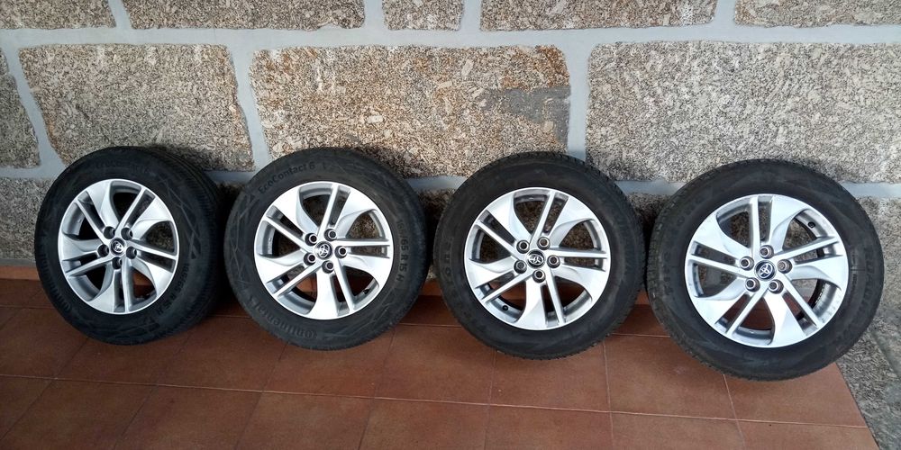 Jantes Toyota originais 15 como novas com pneus
