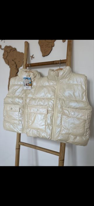 Жилетка безрукавка біла молочна на замочку 110 116 122 128 134 140