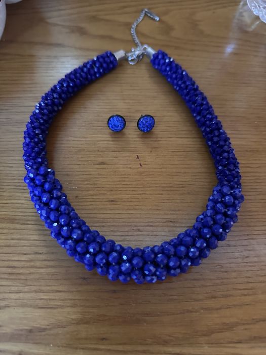 Colar e brincos azul petróleo
