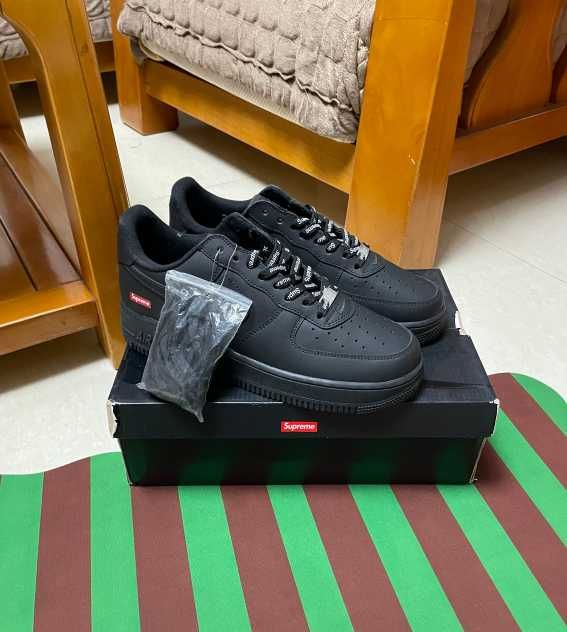 Nike Air Force 1 Low Supreme Black R.40