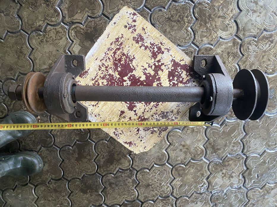 Продам вал з корпусами