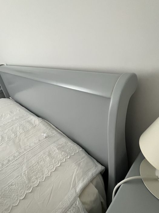 Quarto em madeira maciça lacada