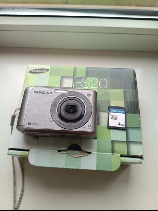 Продам цифровий фотоаппарат мильниця Samsung ES20 Silver