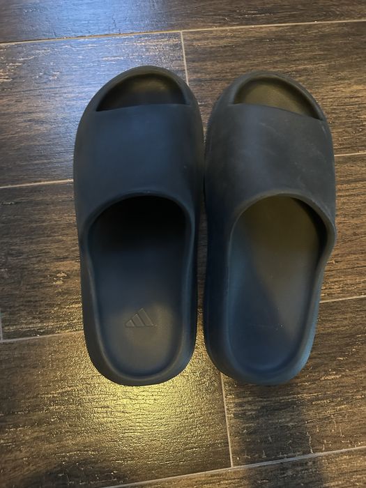 Yeezy slide.