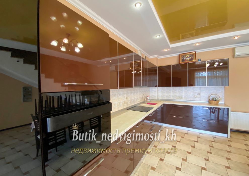 Продажа! Эксклюзивный обьект! Два дома на участке Закрытый поселок!