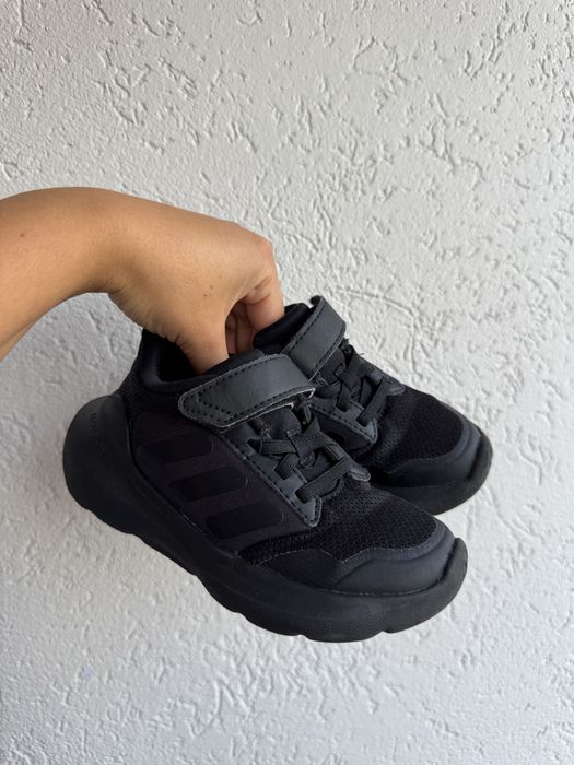 Кросівки Adidas 28 розмір