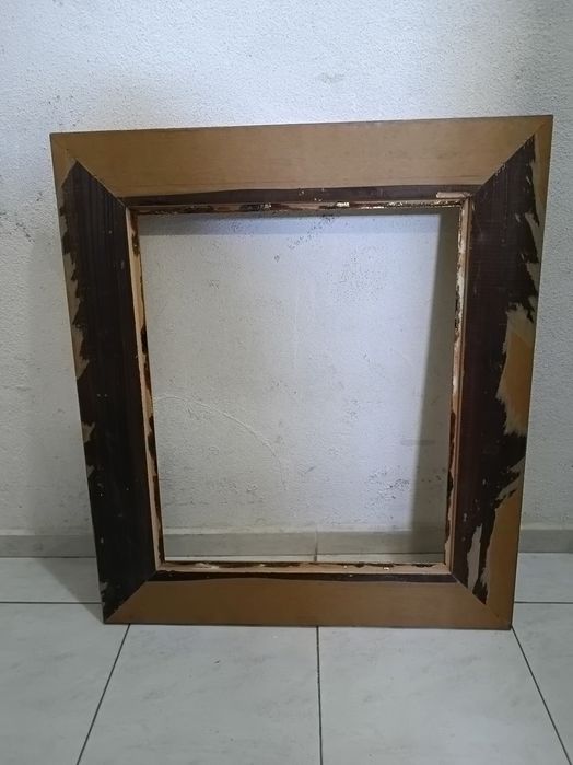 Moldura em talha dourada