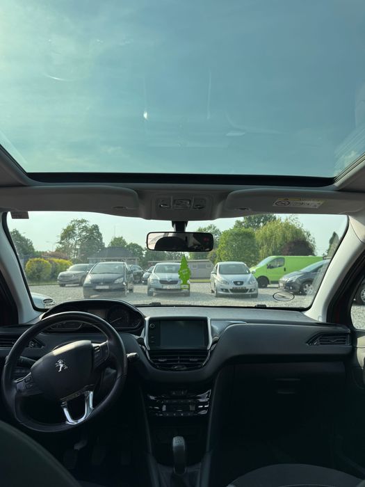 Peugeot 208.