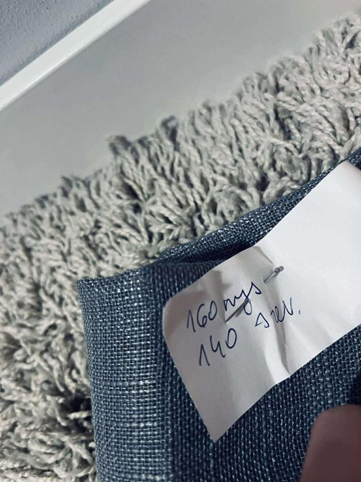 Piękna szara zasłona grafitowa kotara stora na okno