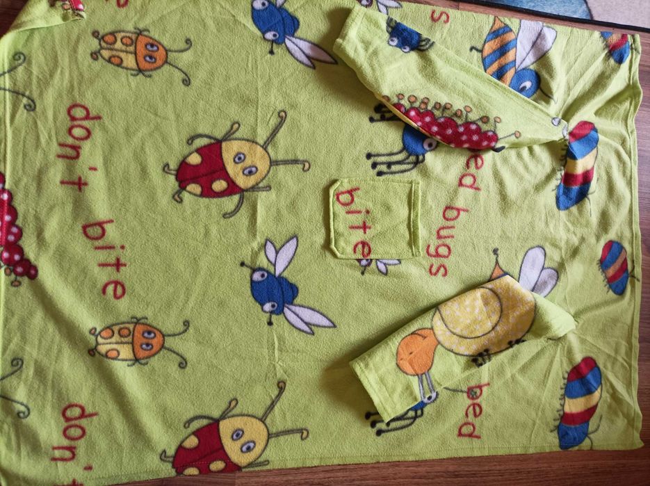 Kocyk dziecięcy polarowy z rękawami