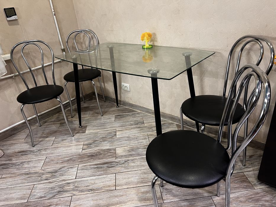Кухонний, обідній стіл склянний ! Товсте скло 8мм. Стильний та зручний