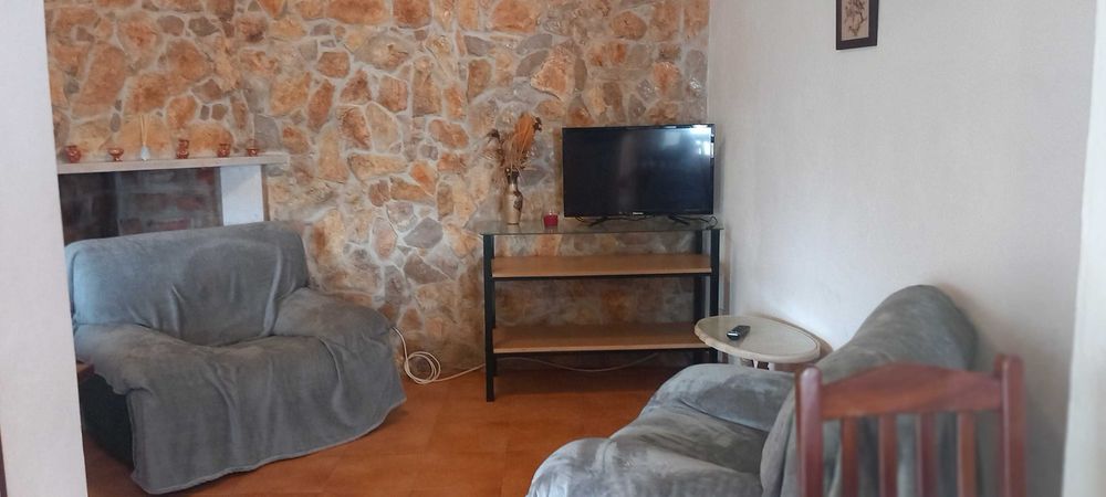 Aluga-se 2 Quarto Junto à Escola Agrária e Enfermagem
