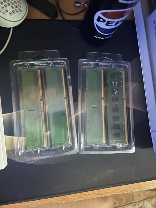 Продам 4 штуки по 2 планки оперативку (4 гб итого 8 гб)