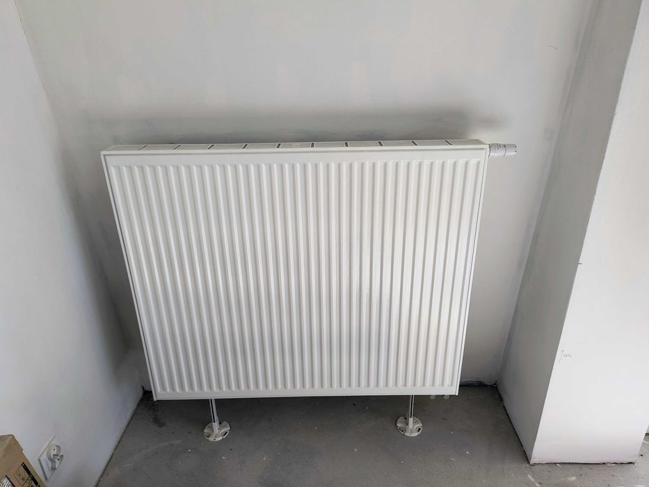 Grzejnik stalowy 110 cm x 90 cm, nie używany - nowy.