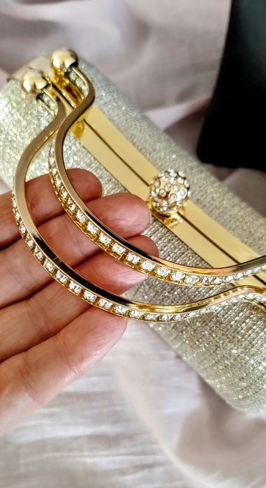 Złota, elegancka,wieczorowa torebka,inkrustowane rączki