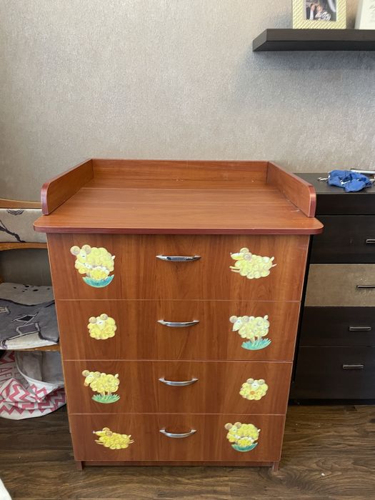 Продам пеленальный столик