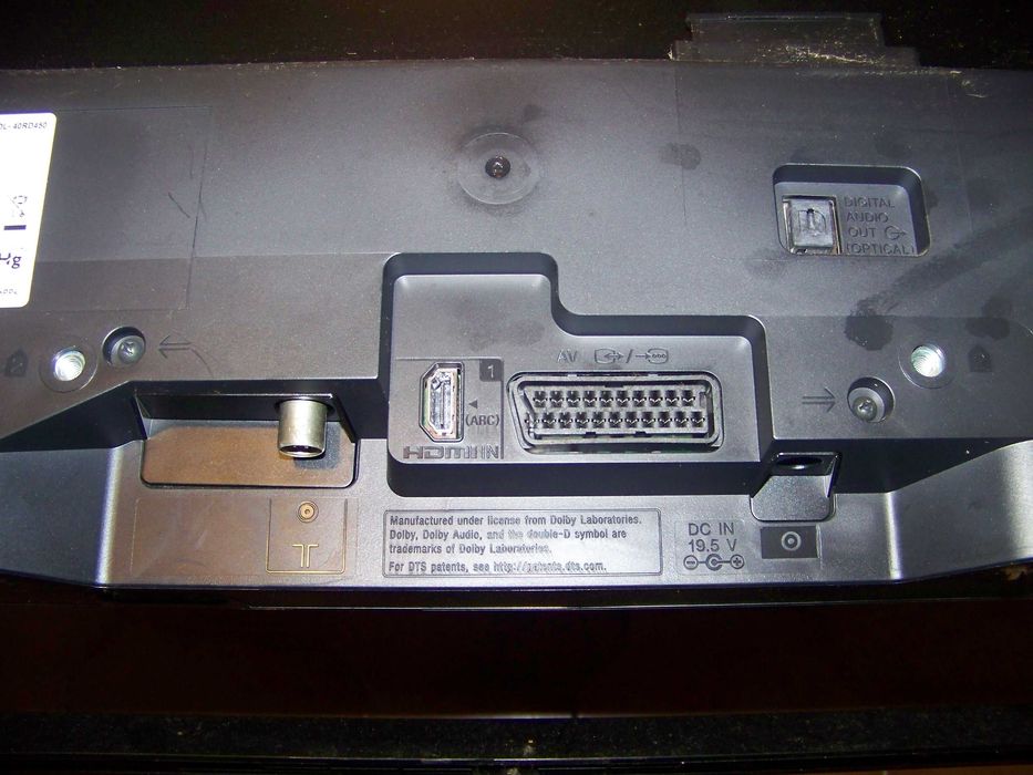 televisão sony 40 " KDL-40RD450 com ecrã partido