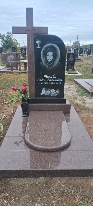 Виготовлення пам'ятників