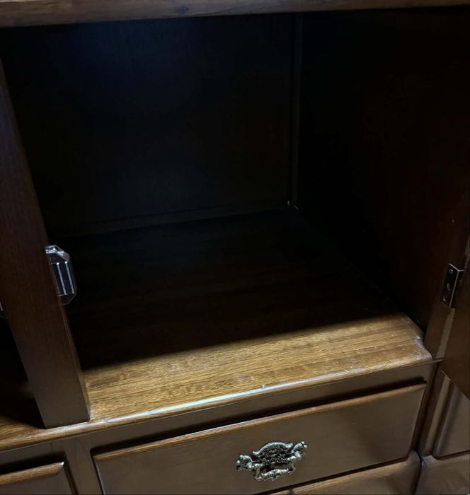 Vendo guarda fatos completamente novo