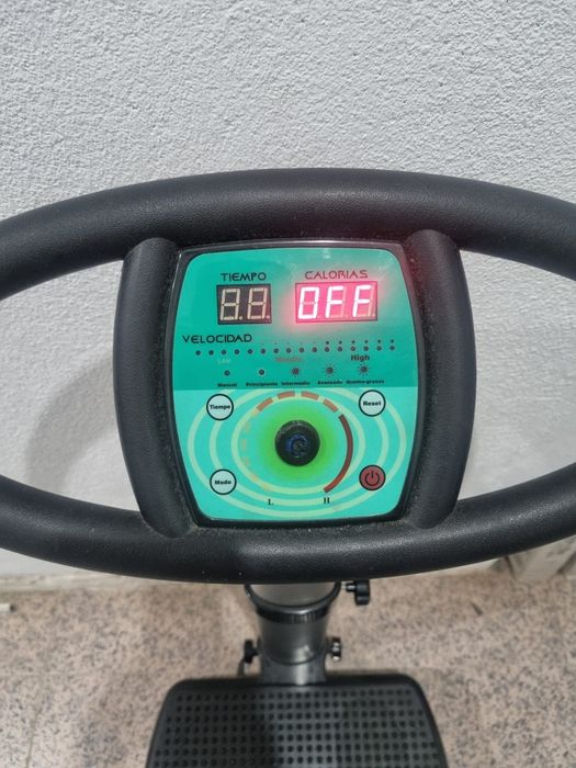 Máquina de Treino para Peças