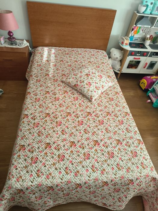 Cama de solteiro como nova