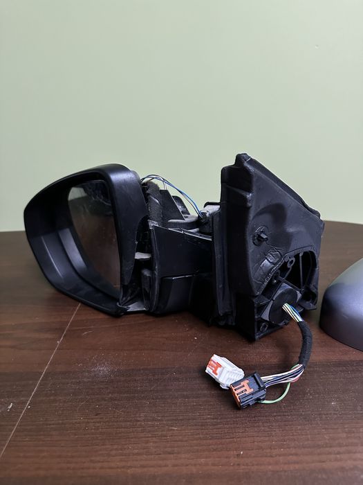 Зеркало ліве на пежо 3008 17 рік peugeot