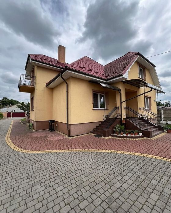 Продаж 2 поверхового будинку на вулиці Козацькій