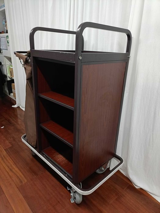 OPORTUNIDADE - Carro de Hotel para Governanta