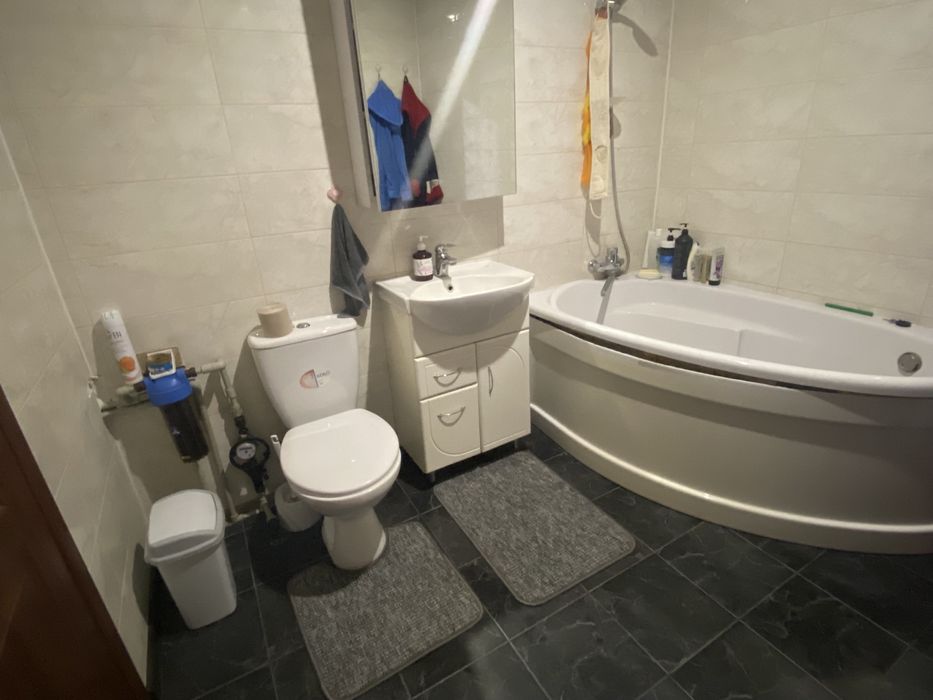 Окремий будинок в Бучі з ремонтом, меблями і технікою