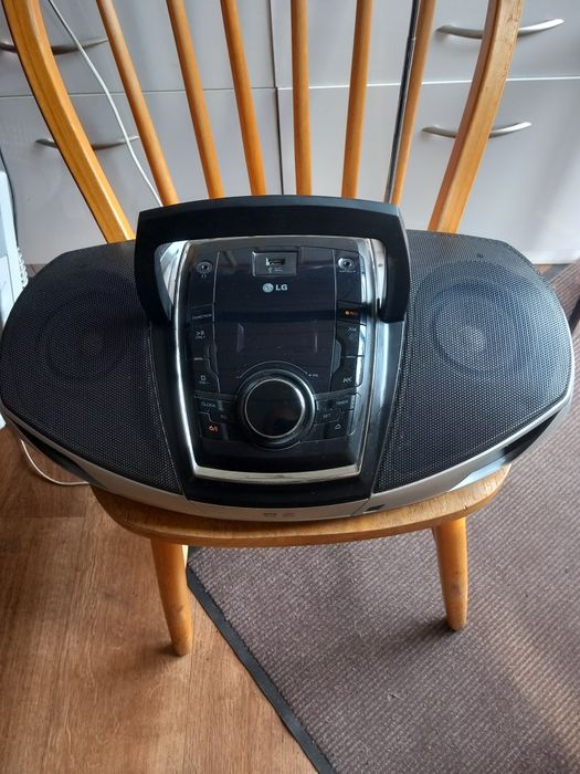 Radioodtwarzacz bomboox lg SB 74
