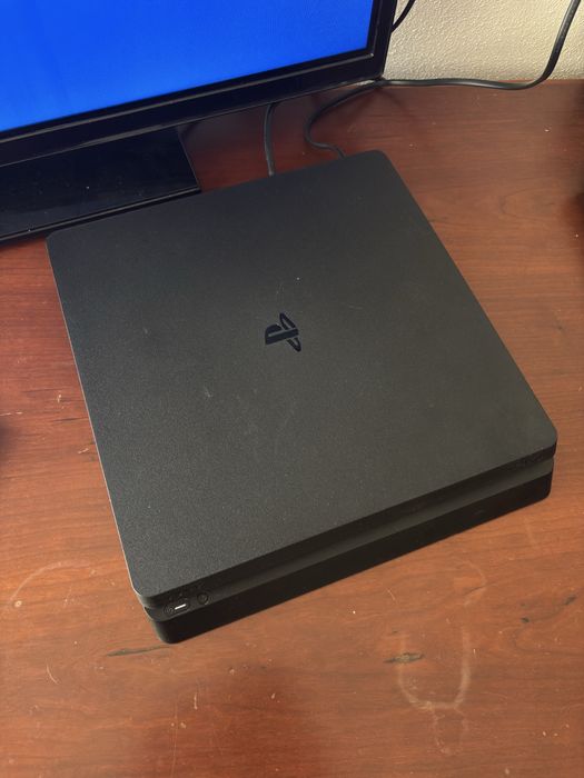 Playstation 4 Slim 1 TB - Excelente Estado
