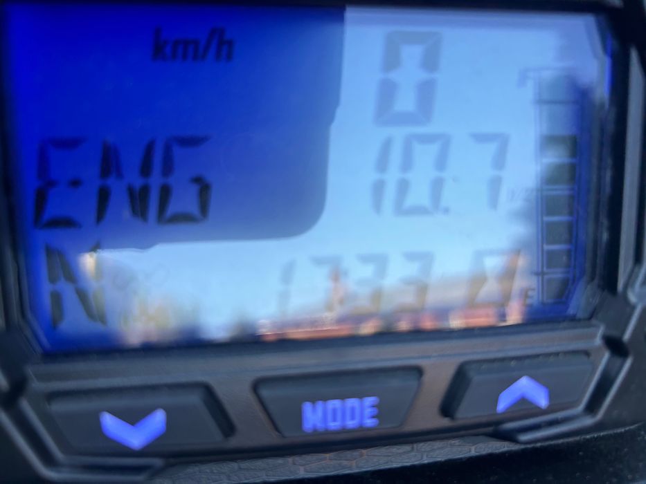 Quad polaris 570 z pługiem FK VAT