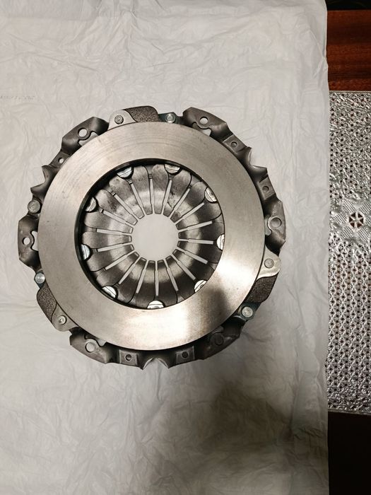 Корзина зчеплення для Опель Корса - Д