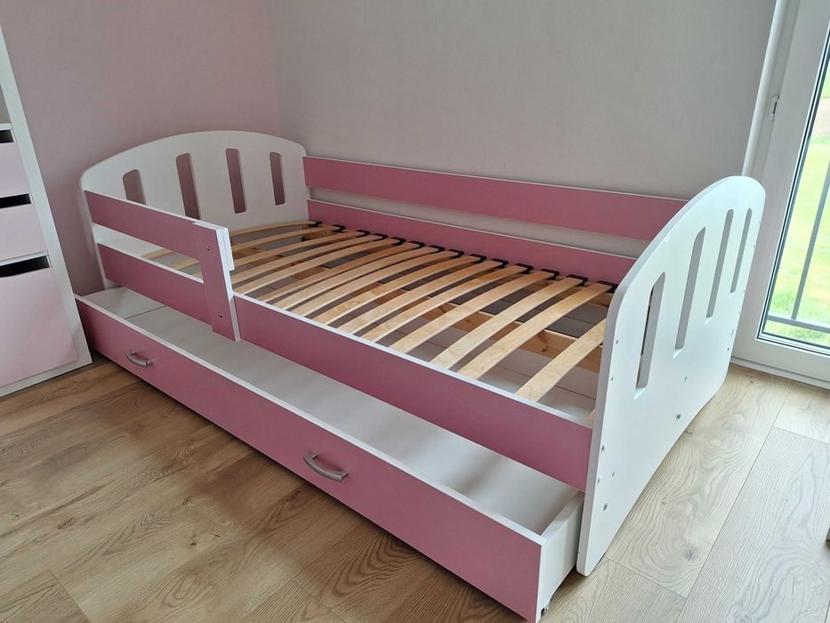 Łóżko dziewczęce 180x90 cm