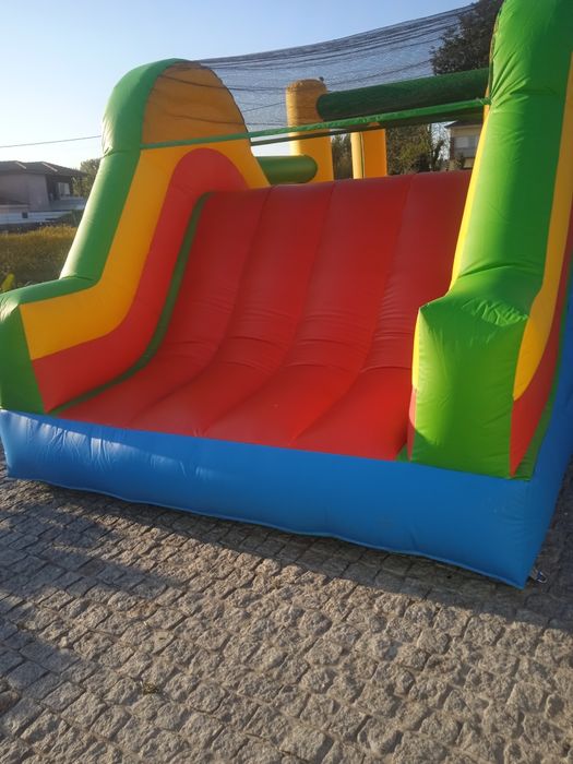 Aluguer de insufláveis e equipamentos