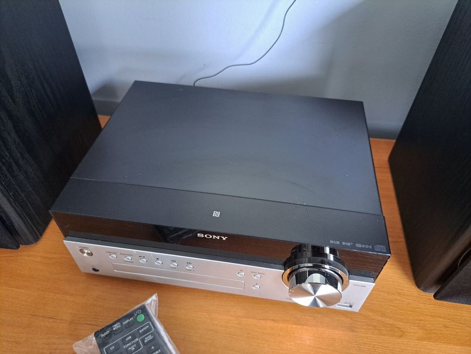 Wieża Sony CMT-SBT100B DAB +
