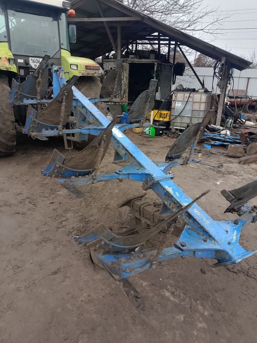 Плуг оборотний лемкен