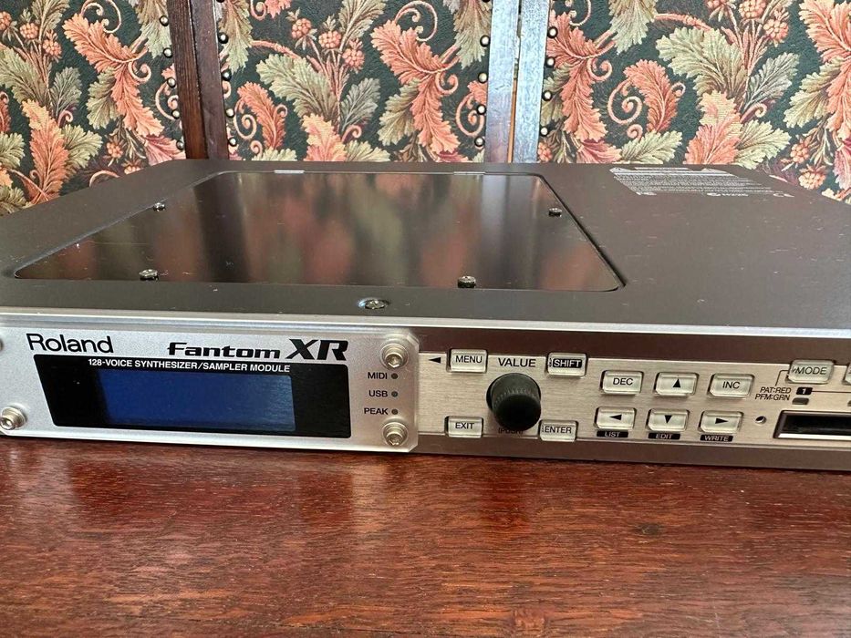 Syntezator Rack Roland Fantom XR + 5 kart rozszerzeń