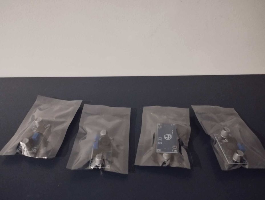 Przetwornica 4szt step-down LM2596S woltomierz 4.5-38V