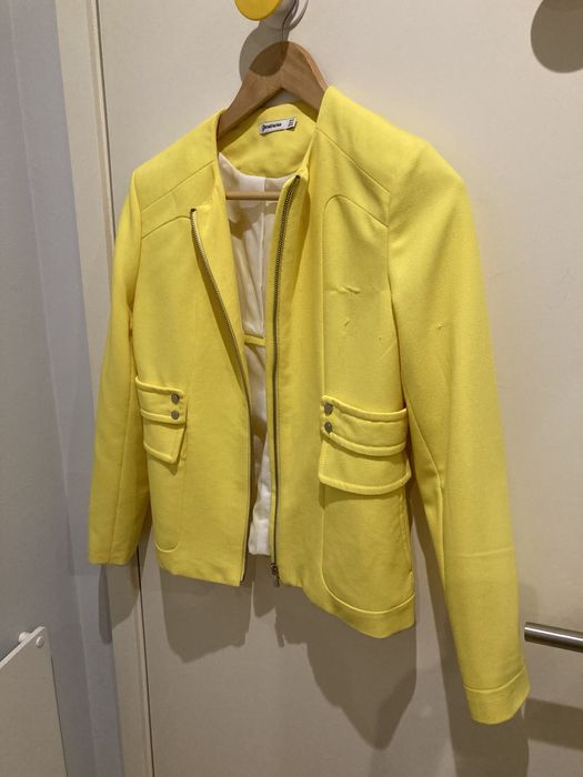 Casaco amarelo, Stradivarius, S