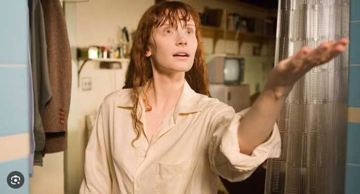 A SENHORA DA ÁGUA (M Night Shyamalan)Paul Giamatti/Bryce Dallas Howard