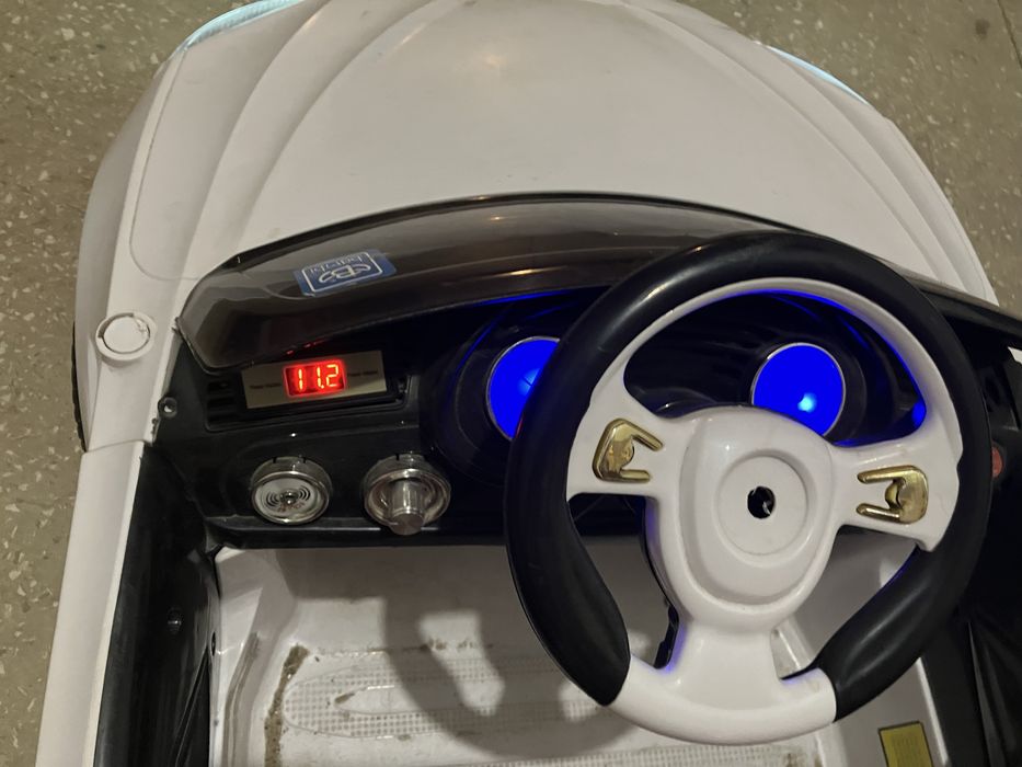 Дитяче електро авто BMW