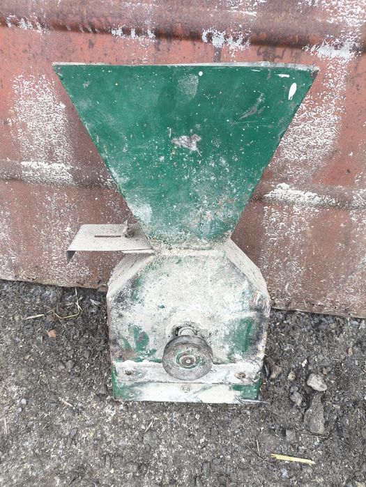 Продам Кормоподрібнювач