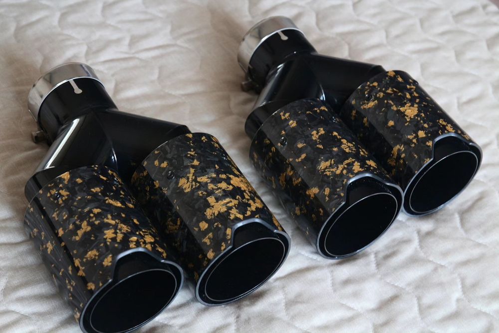 Насадки на глушитель из кованого цветного карбона ( Akrapovic HKS BMW)