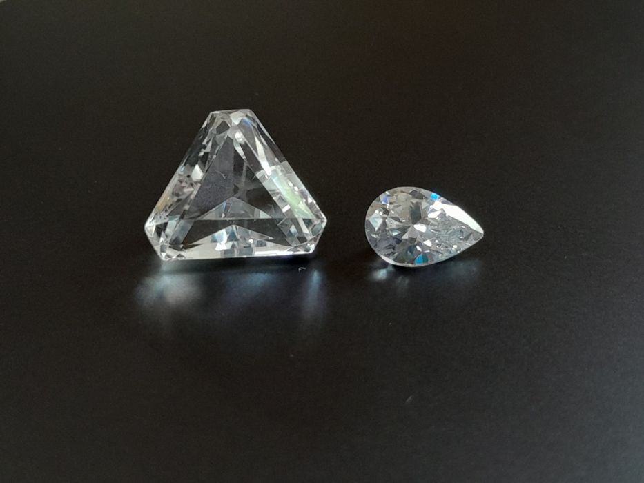 Продам натуральні камінчики з прикрас.