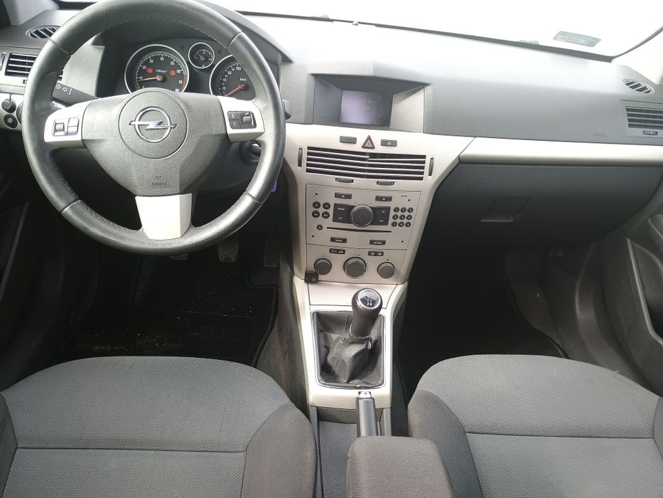 Opel Astra H kombi 1.6 2007 rok Lpg