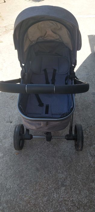 Carrinho  de Bebé