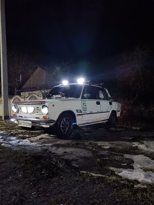 Продам жигу 21011