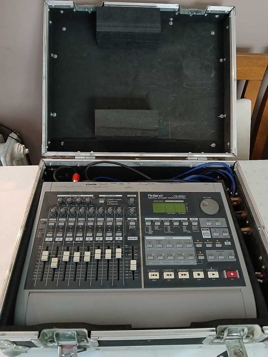 Cyfrowe studio nagrań Rejestrator wielościeżkowy Roland VS880