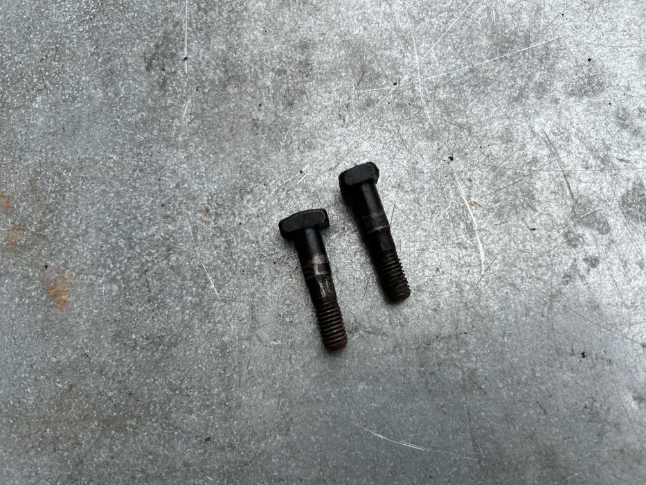 ŚRUBA Szpilka PROWADNICY HUSQVARNA 365 371, 372 281, 288 394, 266 362